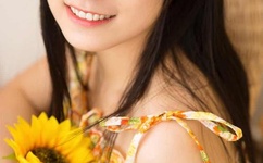 校花被三人拖去野外爆